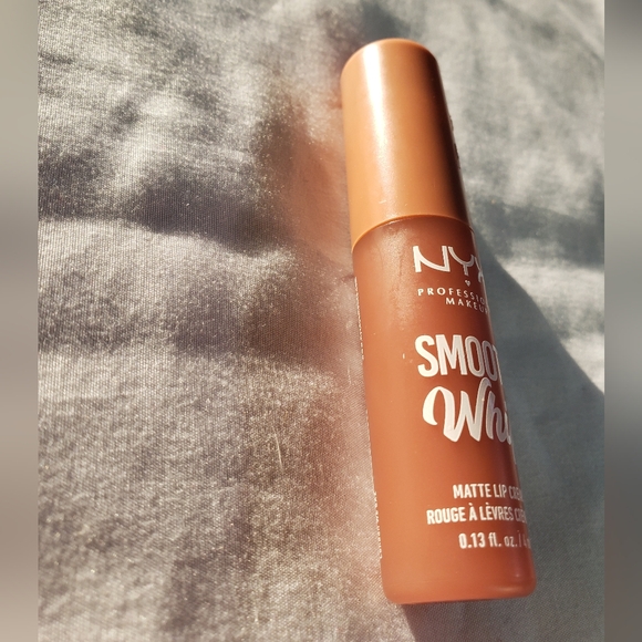 NYX Smooth Whip Matte Lip Cream, Moisturizing, Liquid Lipstick - Pancake Stacks - Picture 5 of 7